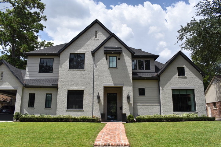 How does a Cloud on Title Affect the Purchase and Sale of Property?