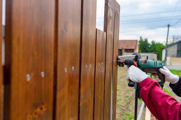 Property Line & Fence Rules in California (2025 Brief Guide)